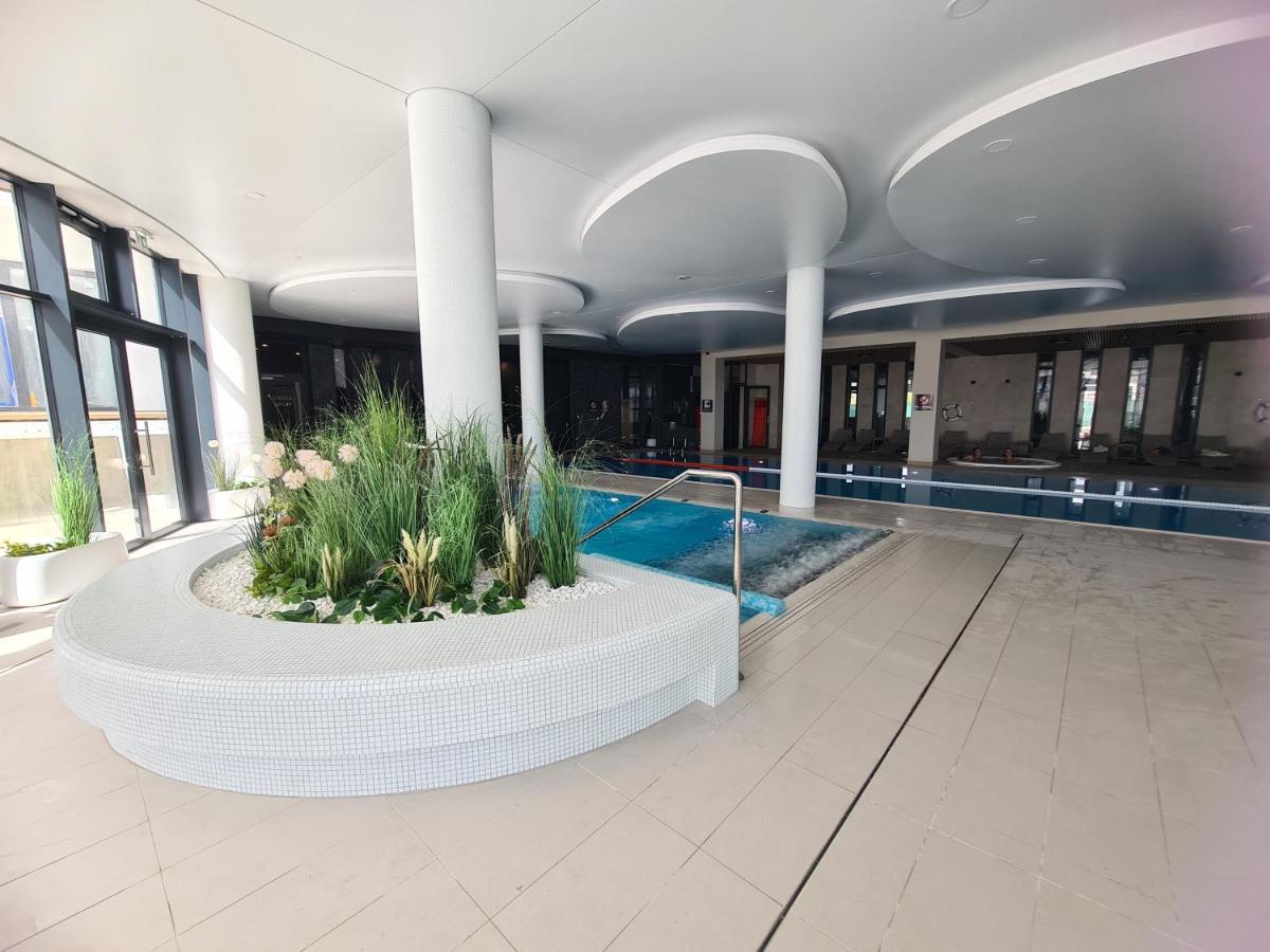 Polanki Aqua Apartamenty Nielimitowany Dostep Do Basenow Parking Free Колобжег Екстериор снимка