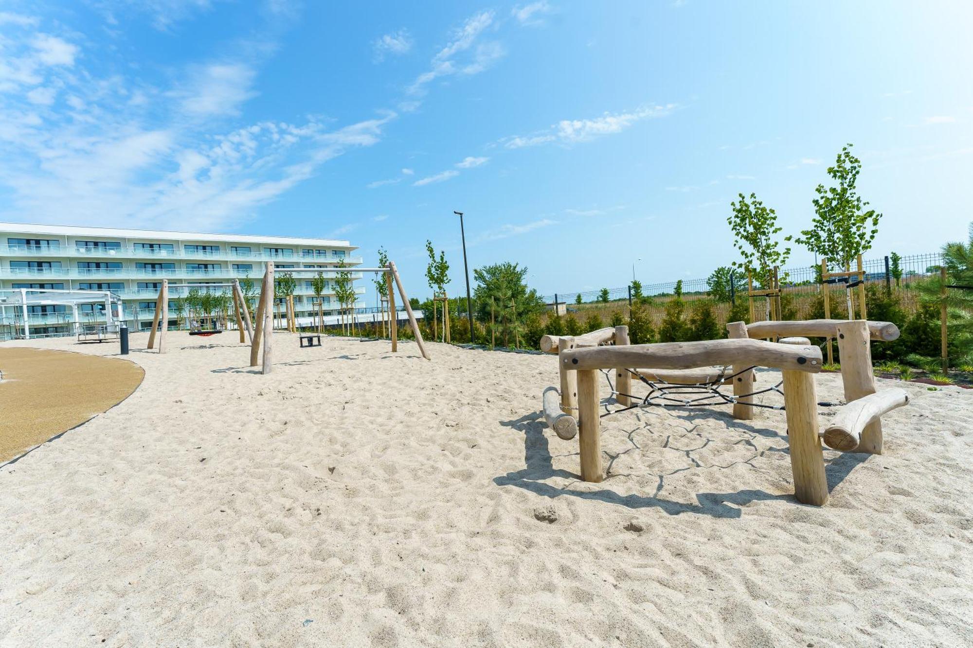 Polanki Aqua Apartamenty Nielimitowany Dostep Do Basenow Parking Free Колобжег Екстериор снимка